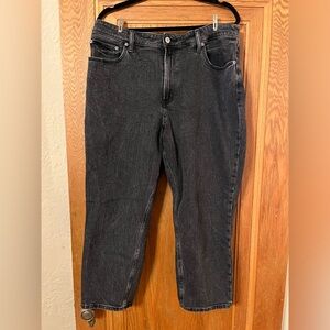 Abercrombie & Fitch The Mom High Rise Curve Love Straight Leg Jean